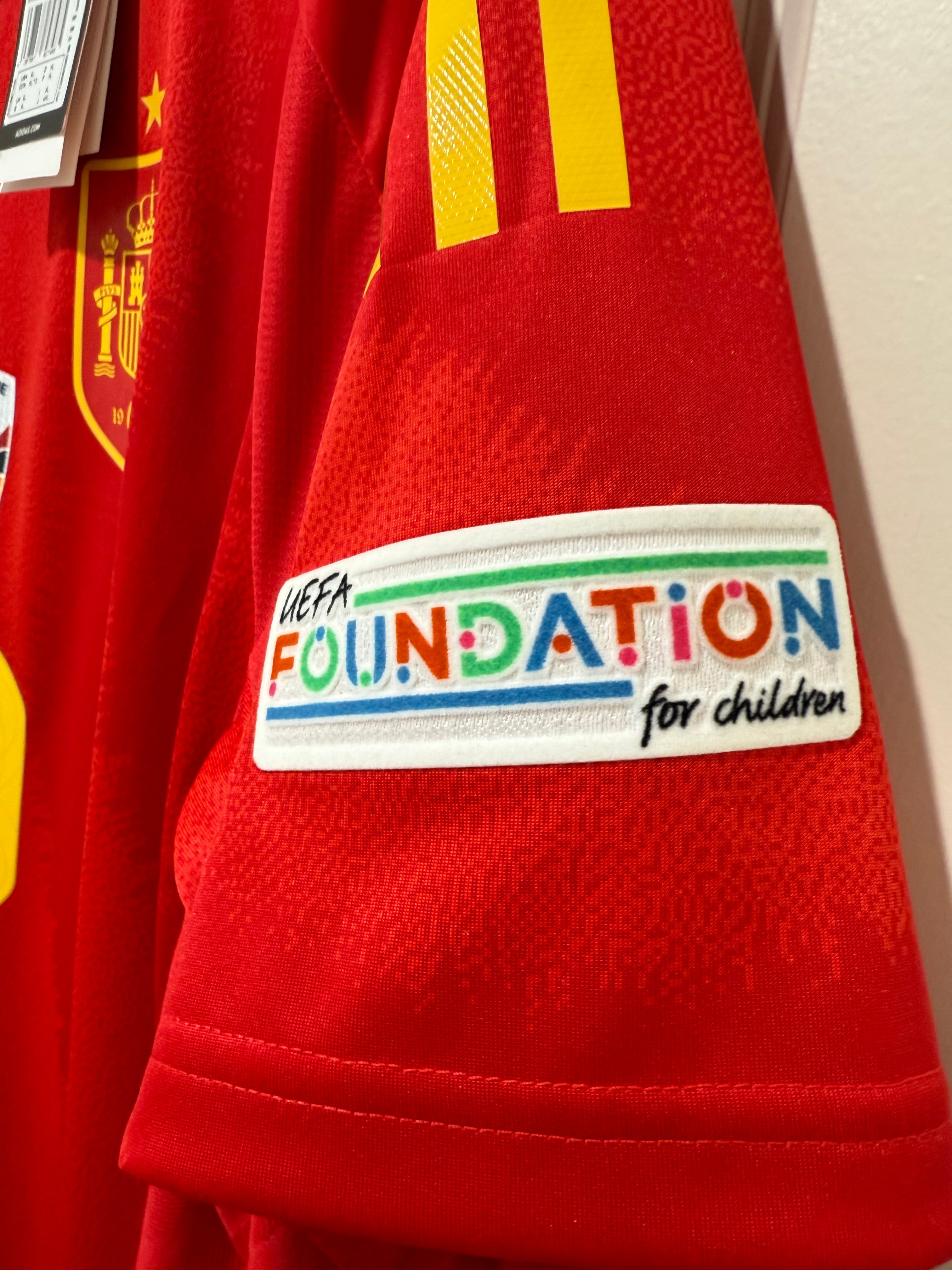 Lamine Yamal #19 Men’s EXTRA LARGE Spain Euro 2024 Home Authentic Jersey