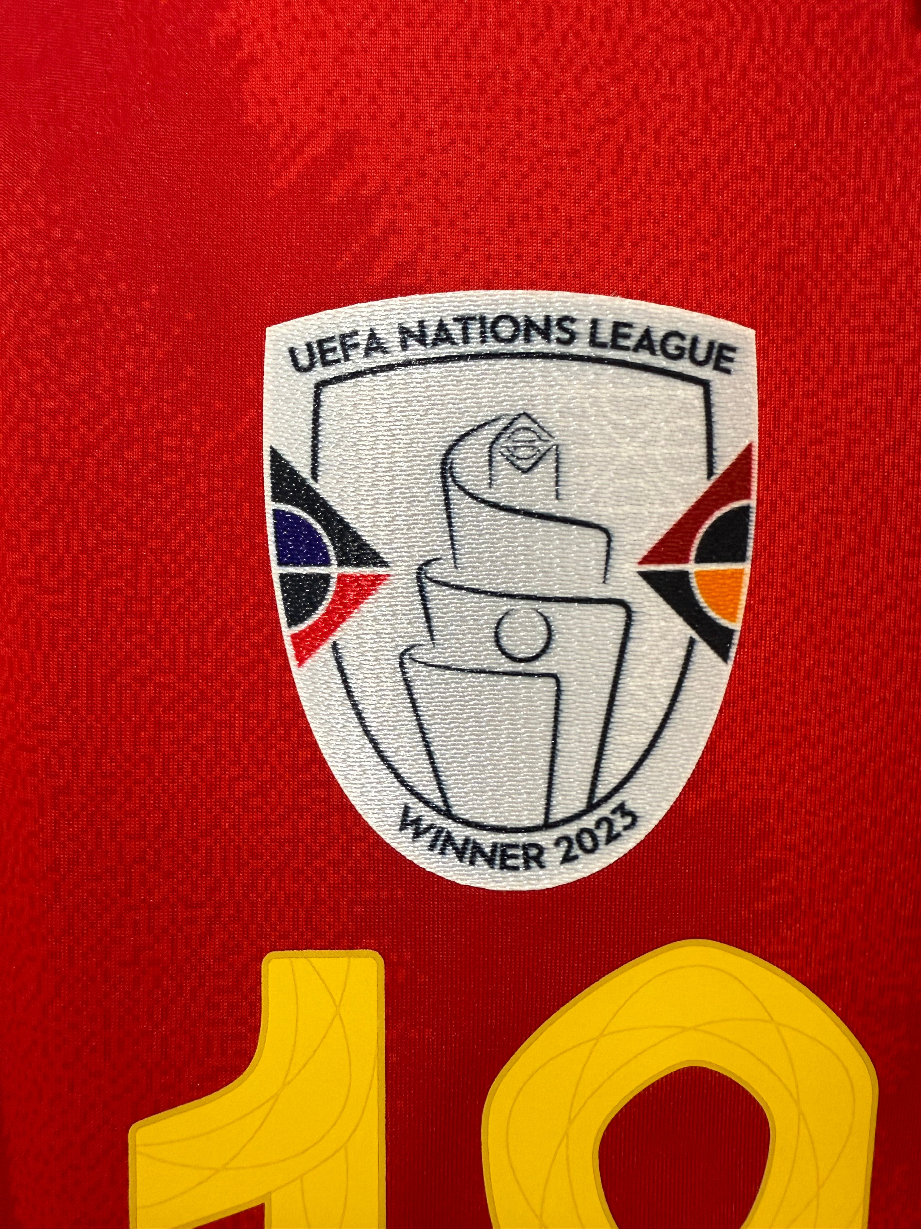 Lamine Yamal #19 Men’s EXTRA LARGE Spain Euro 2024 Home Authentic Jersey