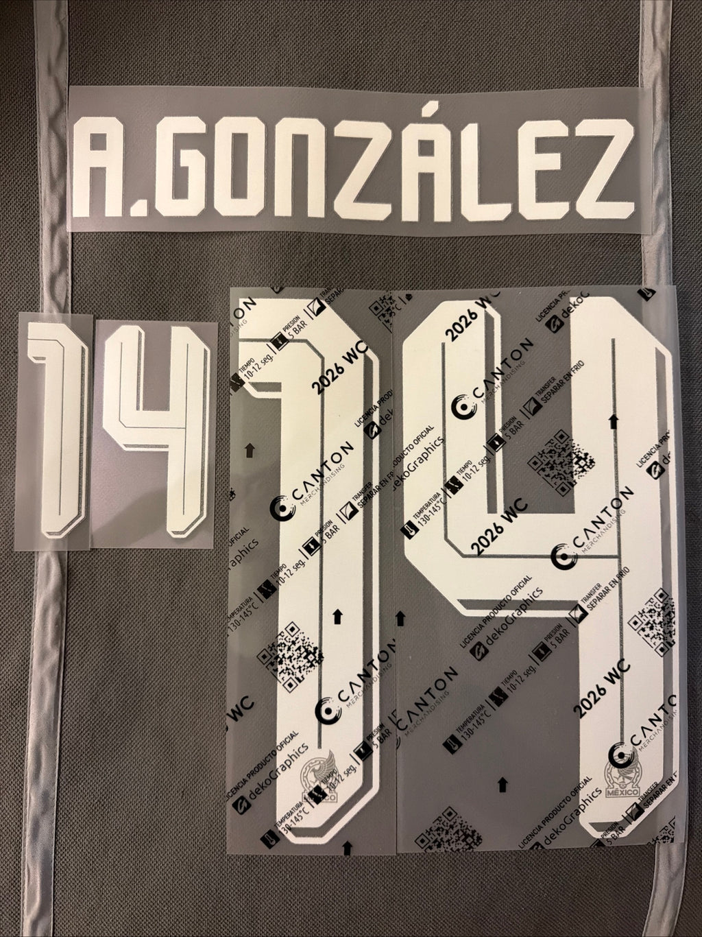 Hormiga González #14 & 5 Golden Spain WC26 Badges