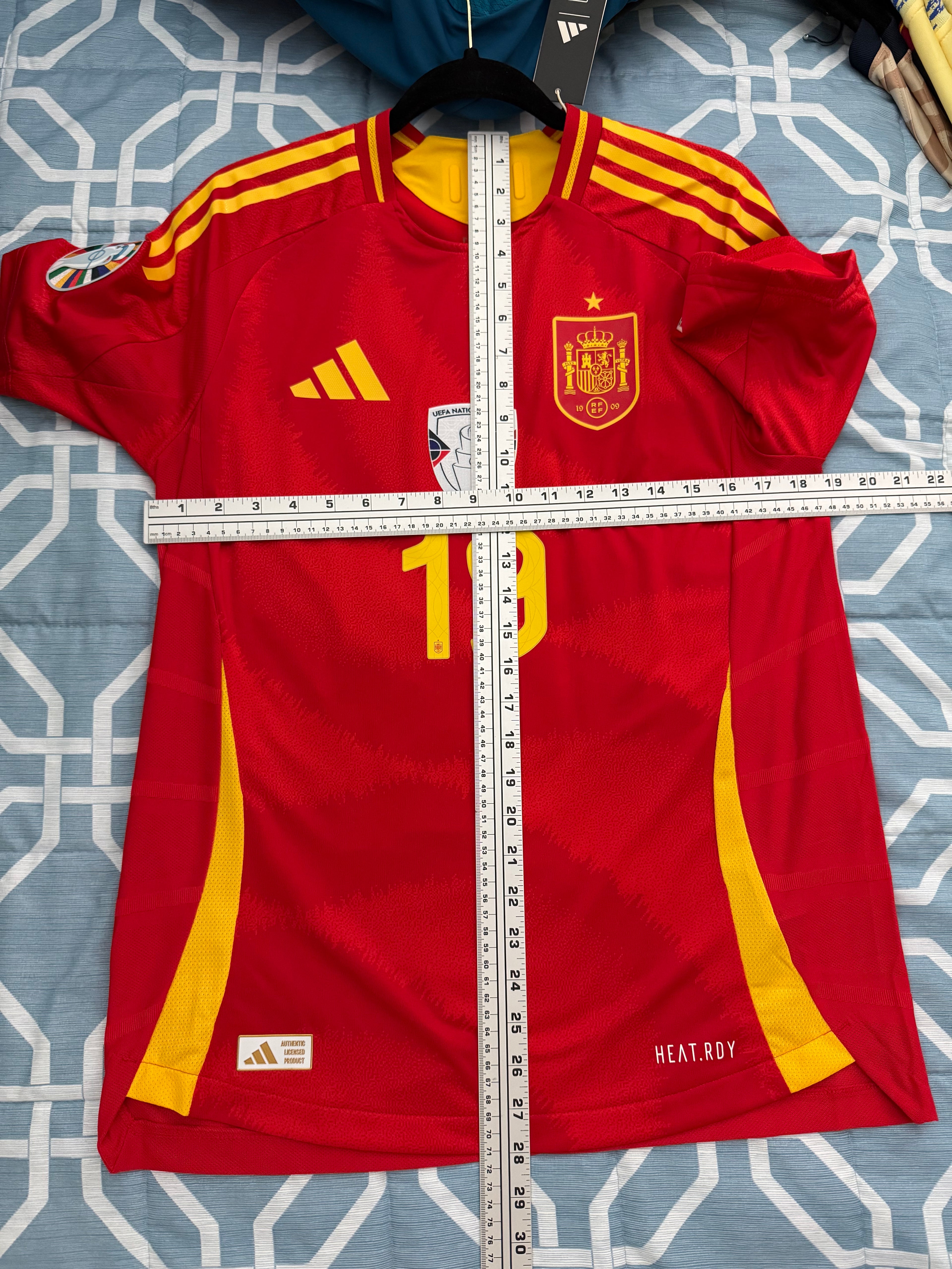 Lamine Yamal #19 Men’s MEDIUM Spain Euro 2024 Home Authentic Jersey