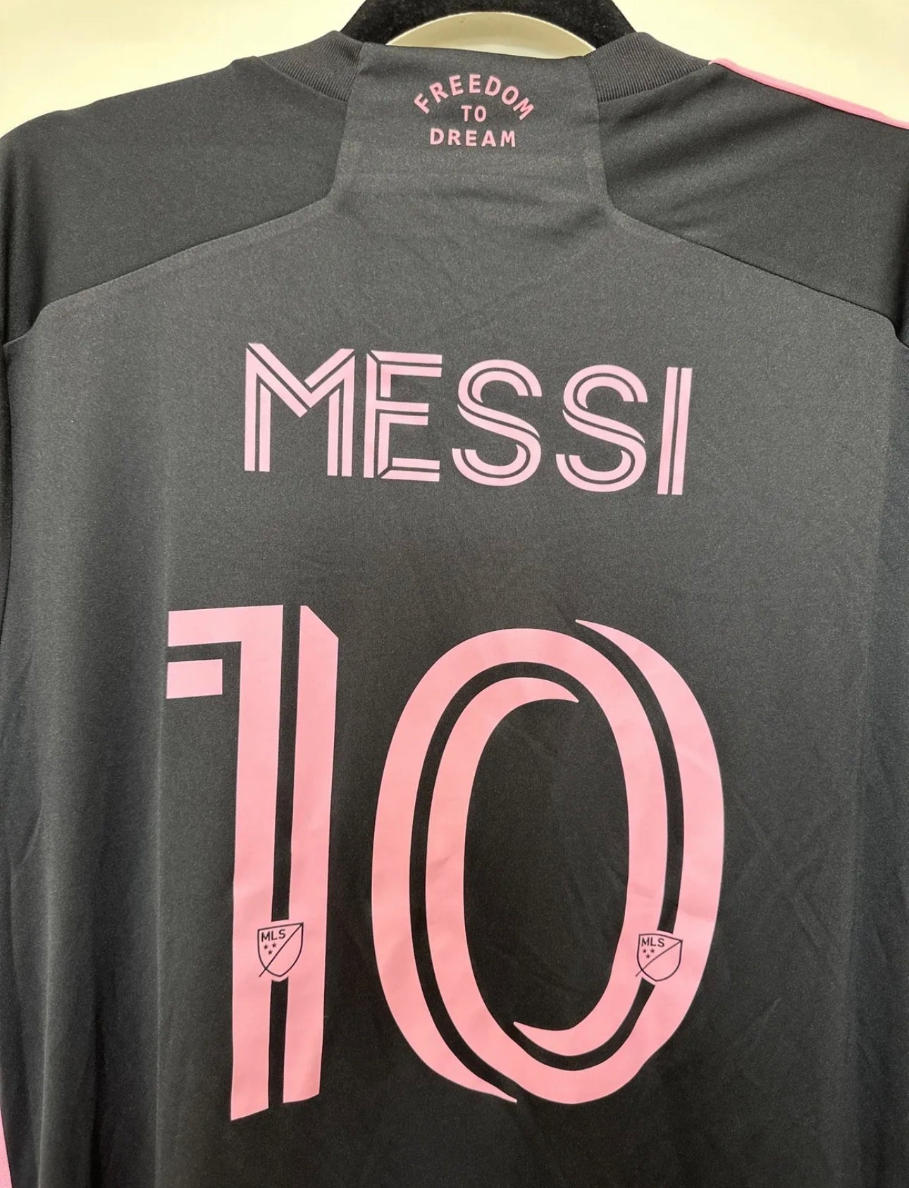 Messi #10 Mens MEDIUM Adidas AeroReady La Noche Away Jersey