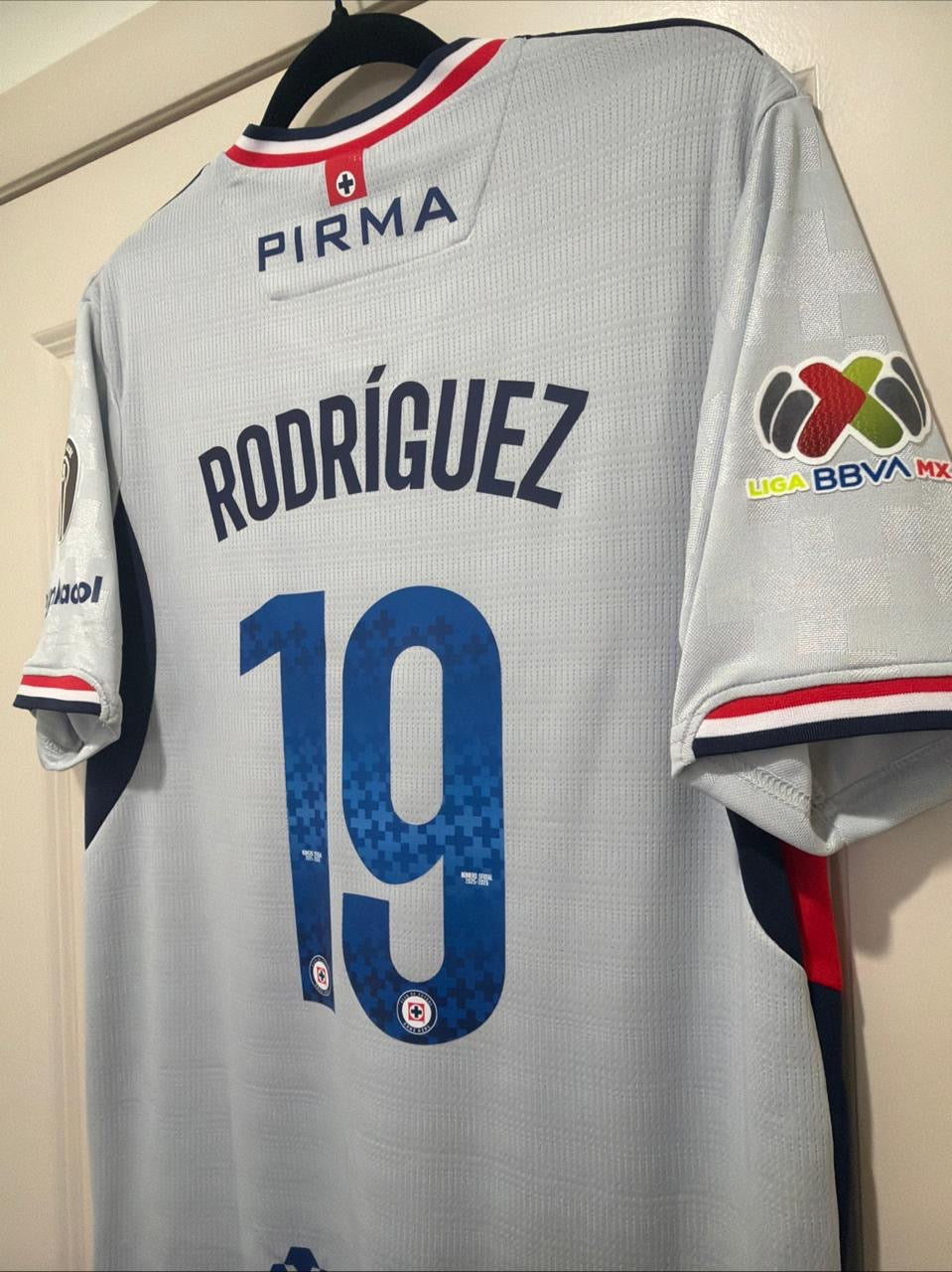 Charly Rodríguez #19 Mens LARGE Pirma Cruz Azul Away Final Liga Mx Jersey