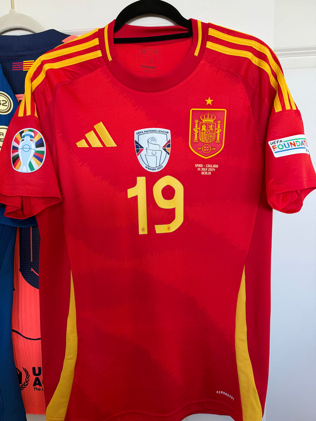 Bundle Name Sets and Badges Barcelona & Spain