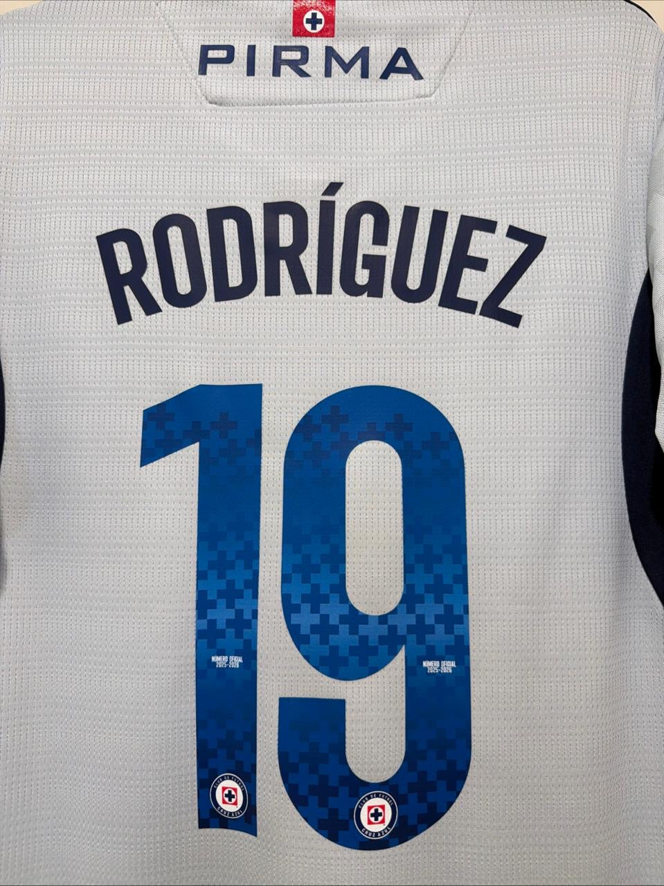 Charly Rodríguez #19 Mens LARGE Pirma Cruz Azul Away Final Liga Mx Jersey