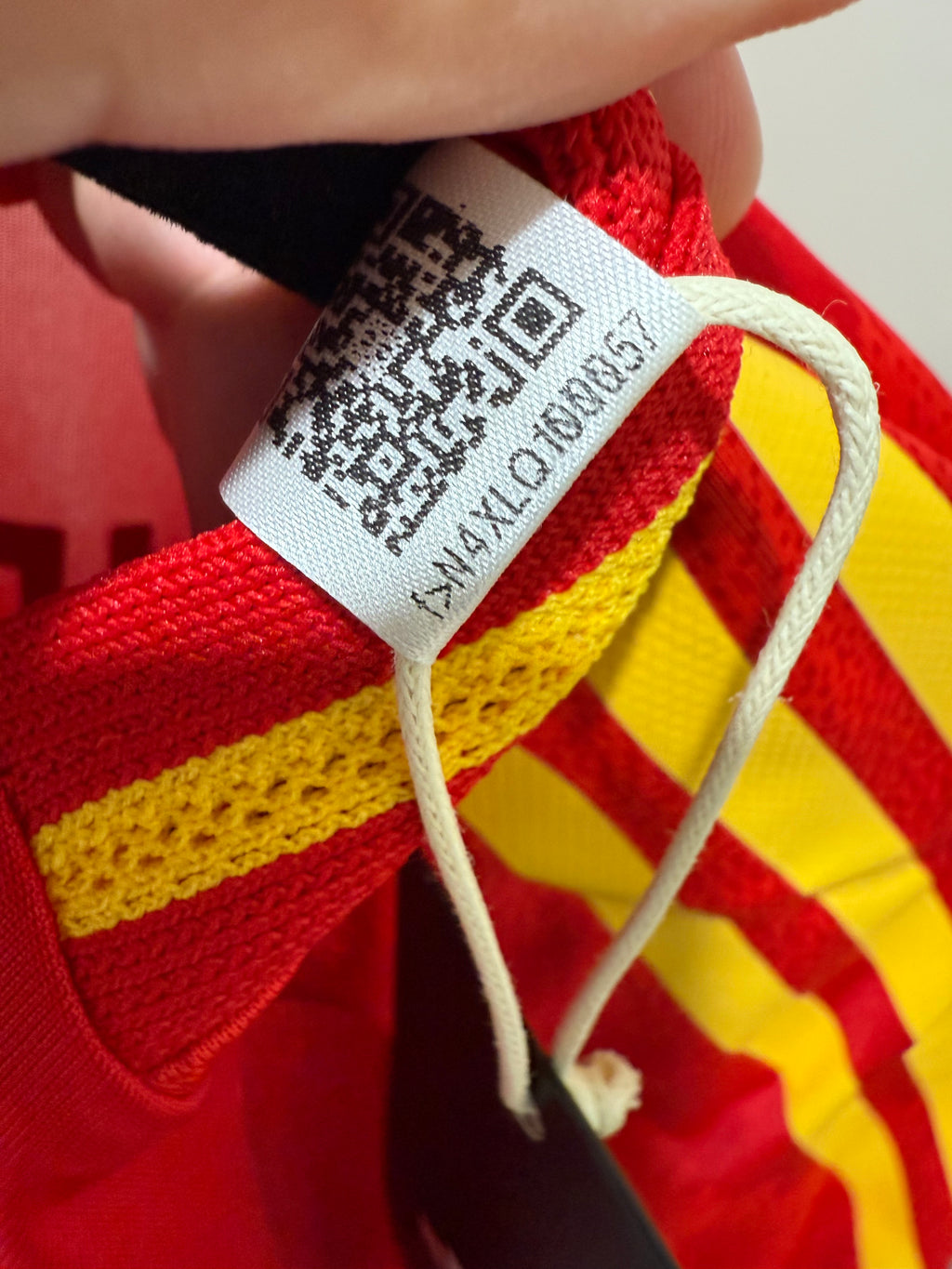 Lamine Yamal #19 Men’s MEDIUM Spain Euro 2024 Home Authentic Jersey